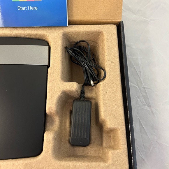 Linksys wifi router n600 brand new wireless router - Picture 5 of 5